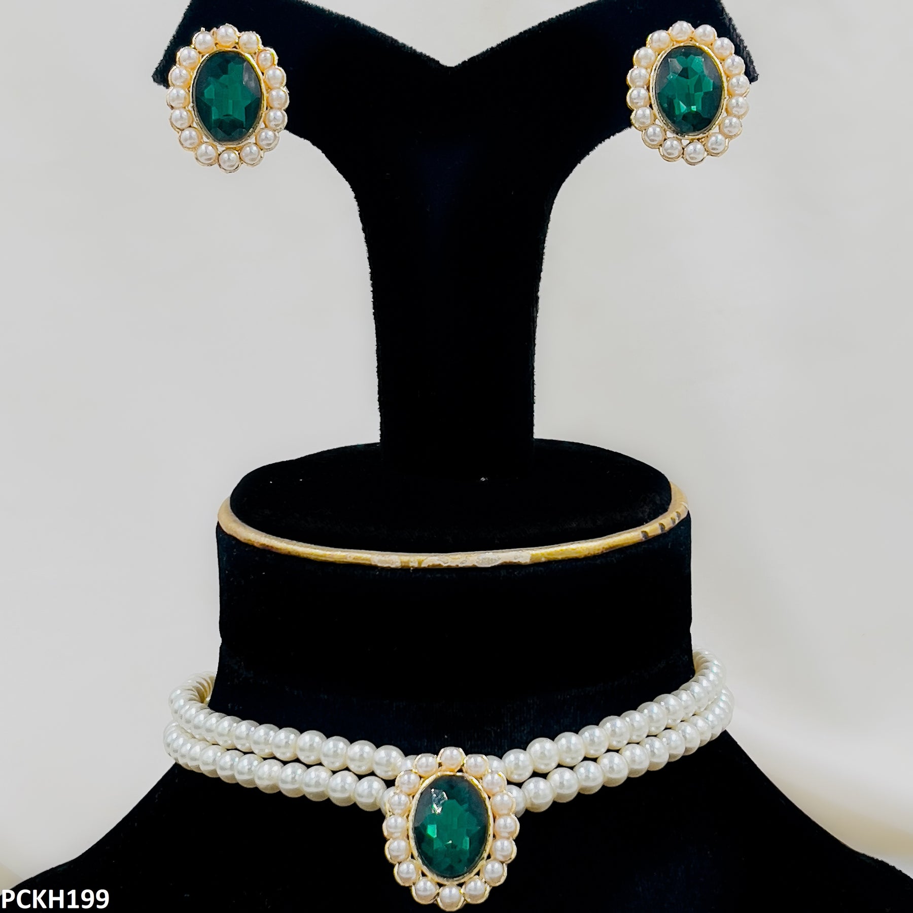 SDQ Pearl Oval Choker Set