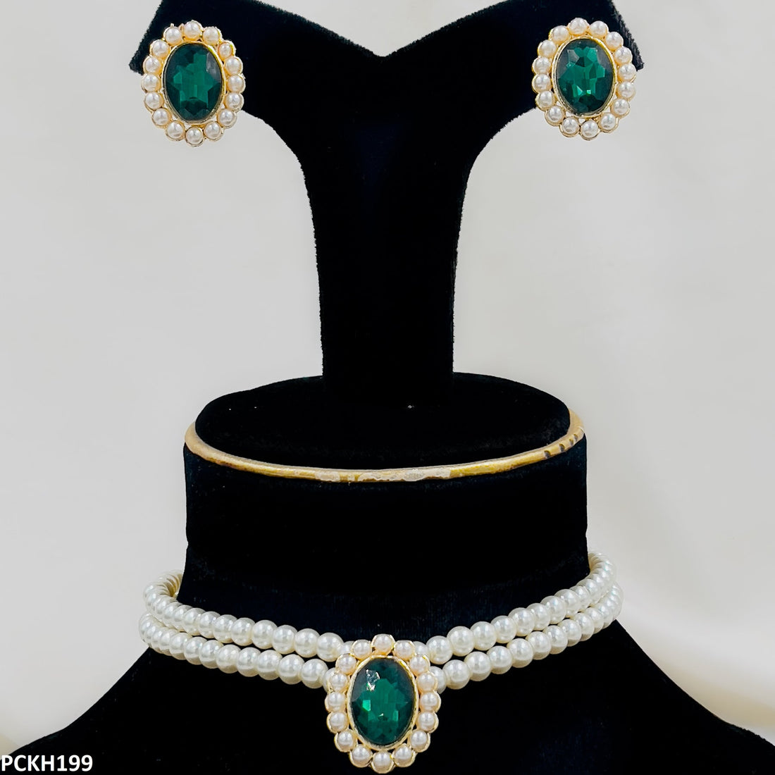 SDQ Pearl Oval Choker Set
